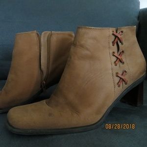 Etienne Aigner boots